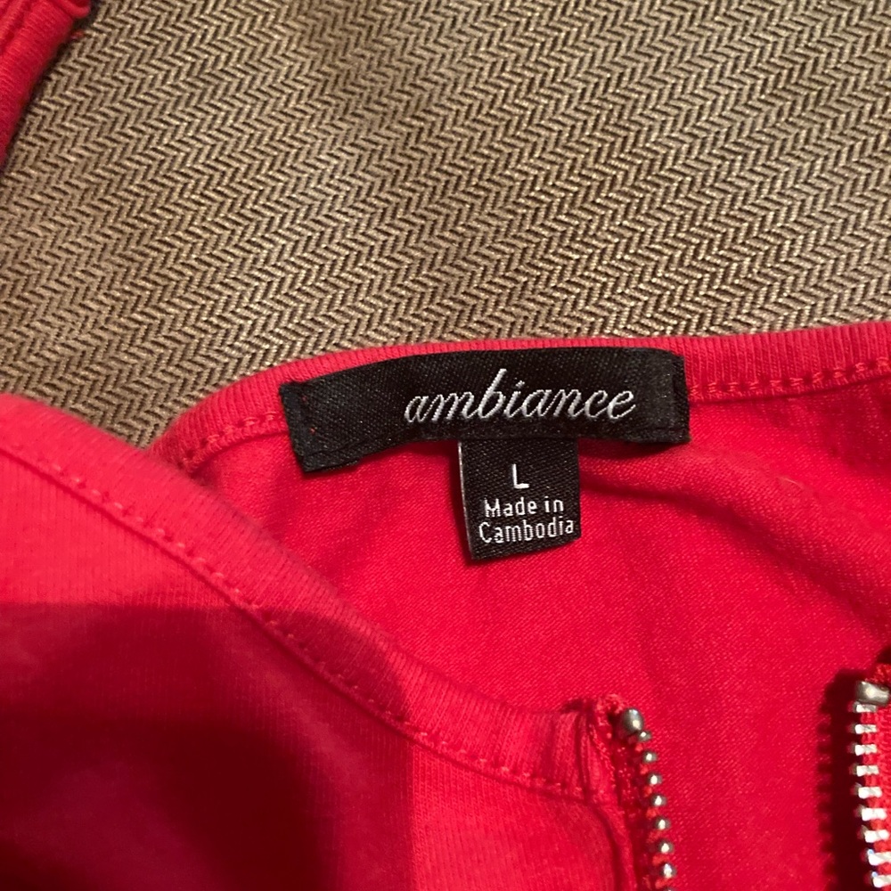 Ambiance from Rue21 - Picture 2 of 2